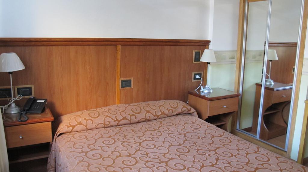 Hotel Pedraza Buenos Aires Quarto foto